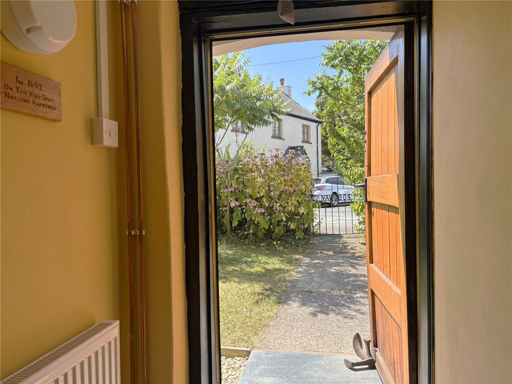 Property photo 2 of 23 Picture No. 97