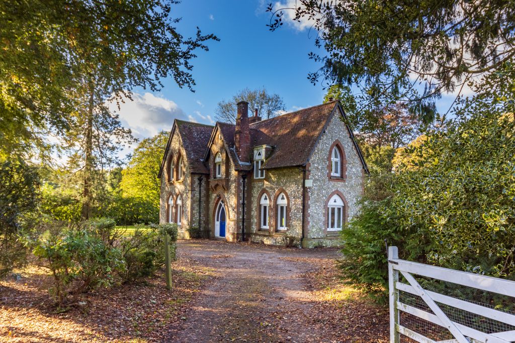 Property photo 1 of 30