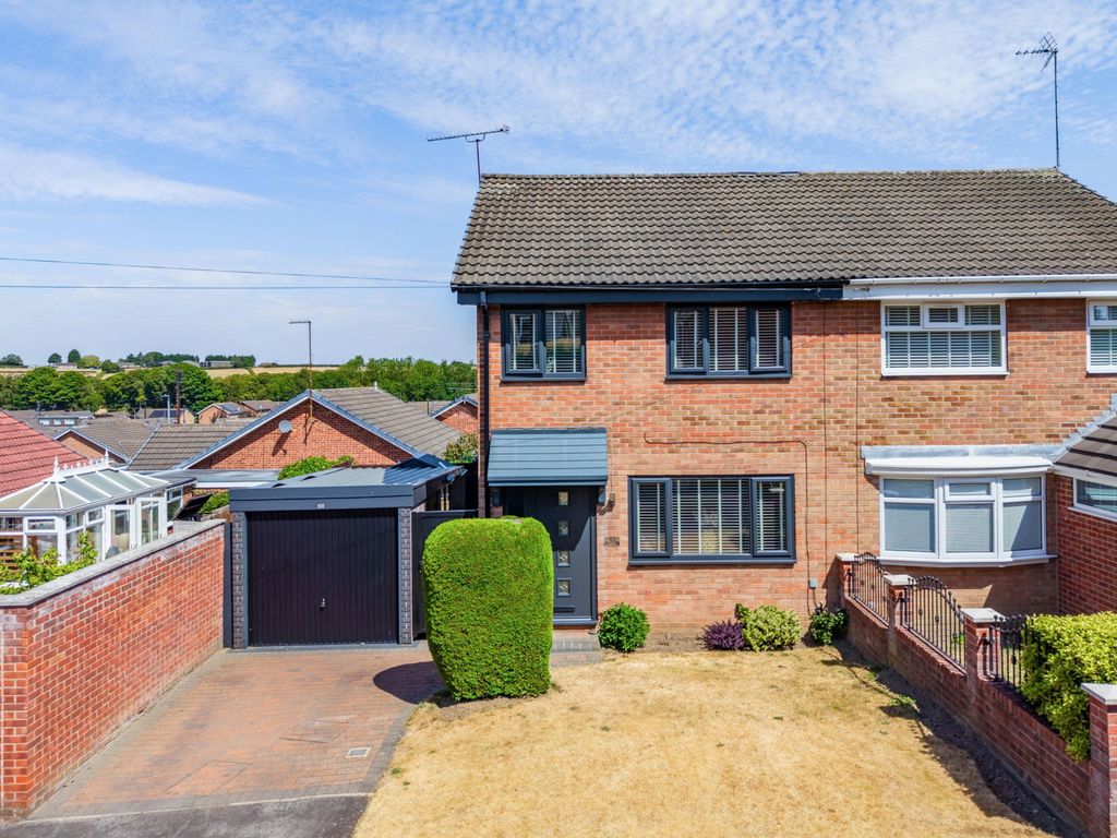 Property photo 1 of 32