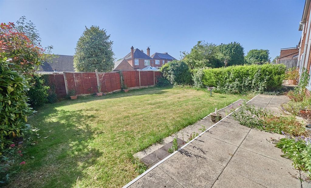 Property photo 2 of 10 Arnolds Cres Newbold Verdon_7.Jpg