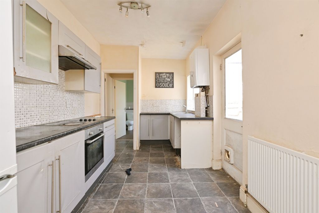 Property photo 2 of 17
