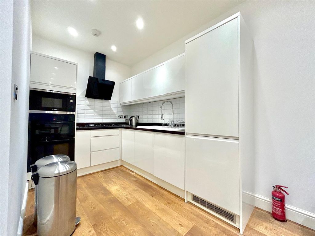 Property photo 3 of 8 3.Jpg