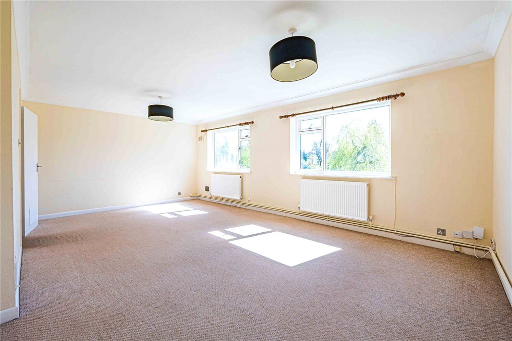 Property photo 2 of 16 Picture No. 14