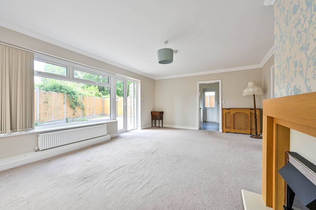 Property photo 3 of 21