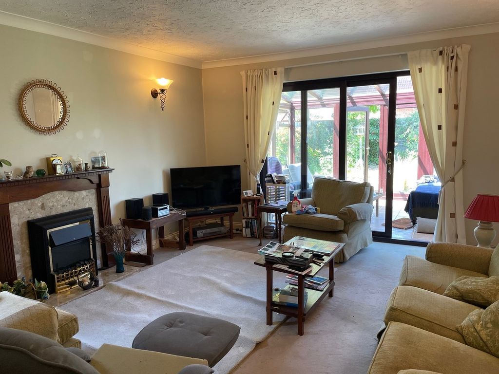 Property photo 3 of 13