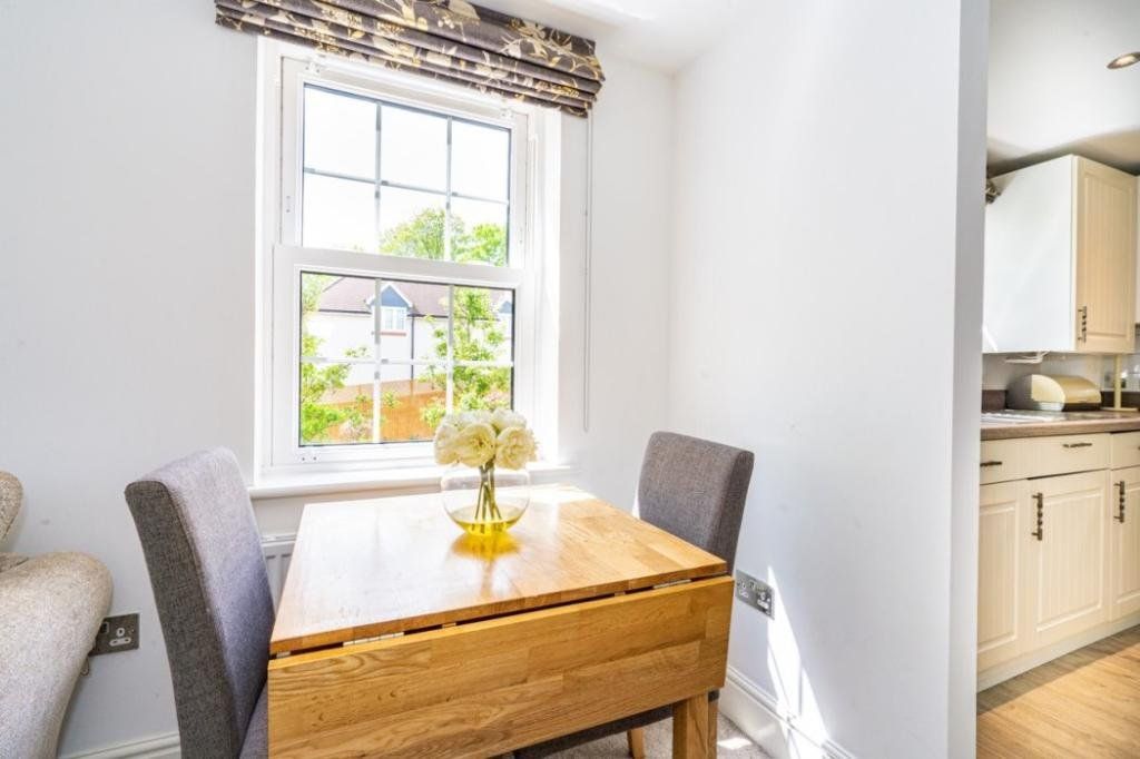 Property photo 3 of 11 Dining Area