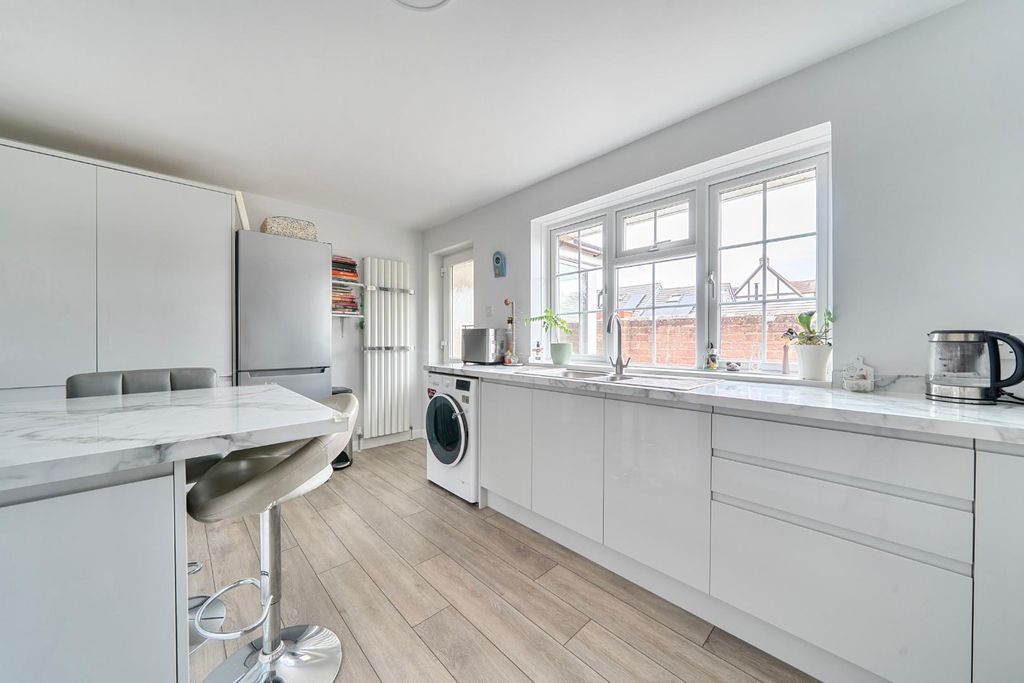Property photo 3 of 15 1-6A1Daea63F54d-1468591-13-6A19Ae47914A8-1.Jpg