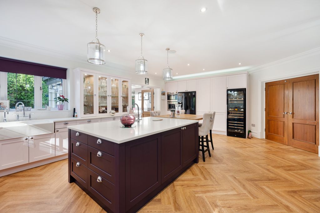 Property photo 3 of 27 Open Plan Kitchen