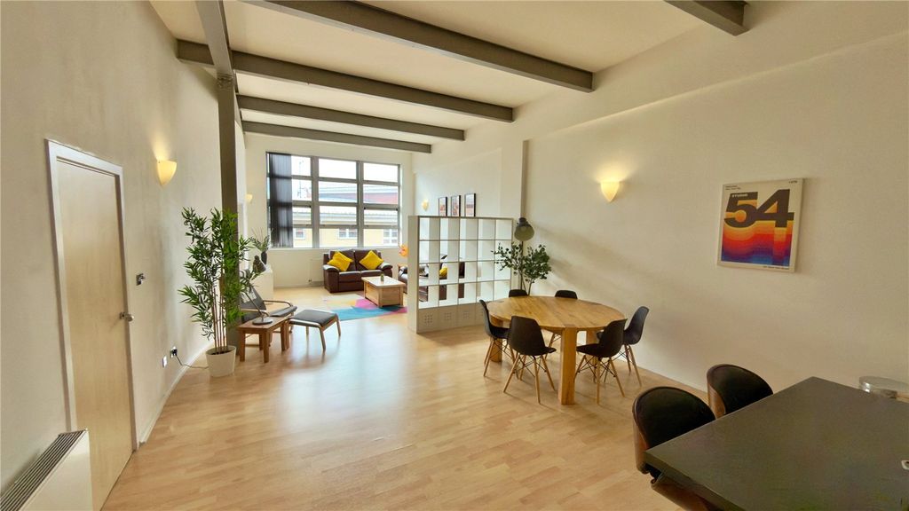 Property photo 3 of 11 Picture No. 36