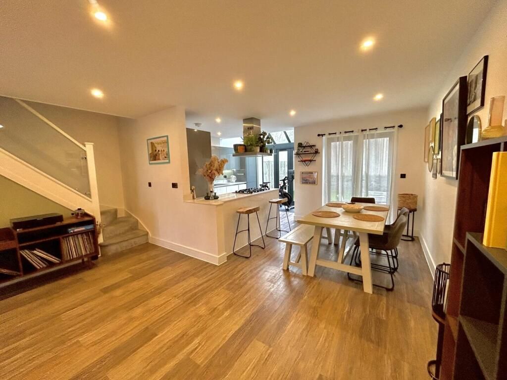 Property photo 2 of 18 Photo 1