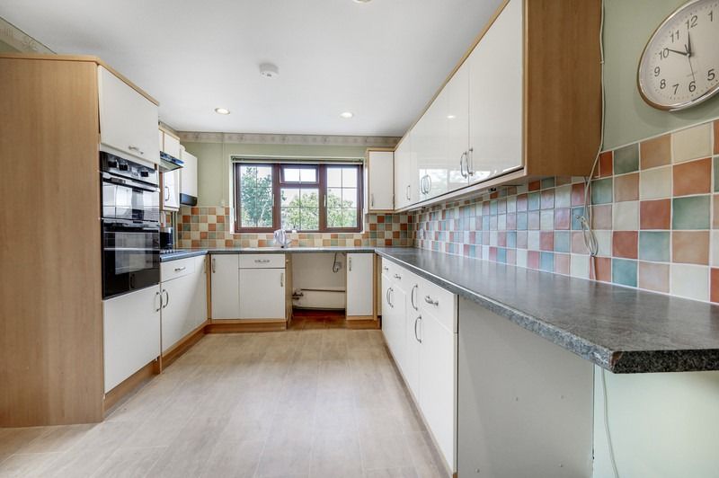 Property photo 2 of 15 4680771