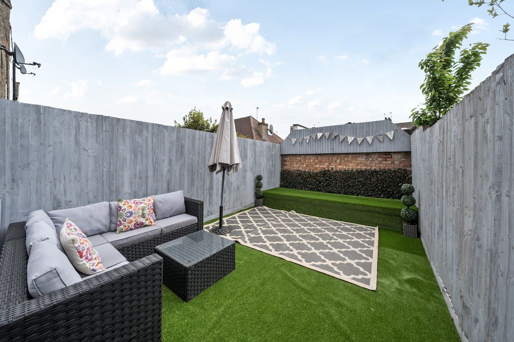 Property photo 3 of 18 2-681Ca80Df05F7-1...