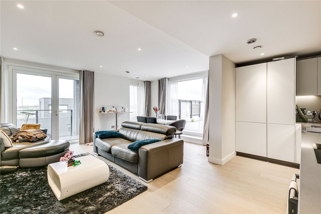 Property photo 1 of 19