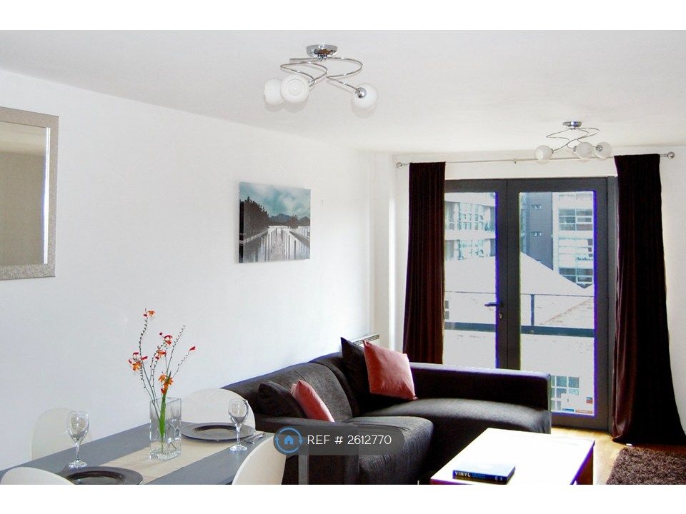 Property photo 2 of 13 Lounge