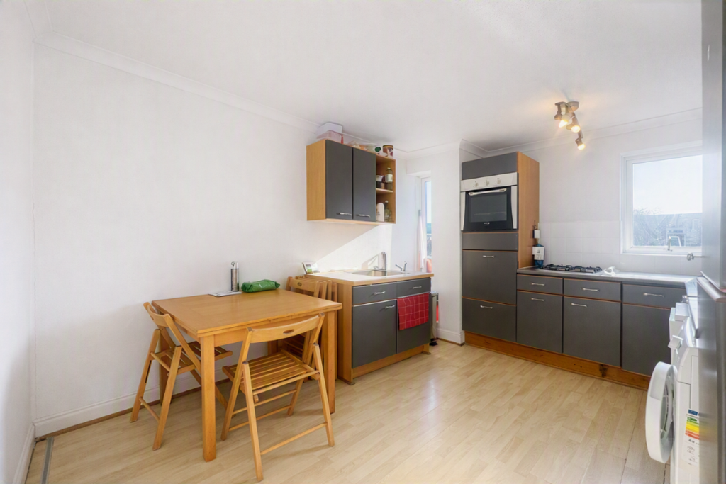 Property photo 3 of 5 3