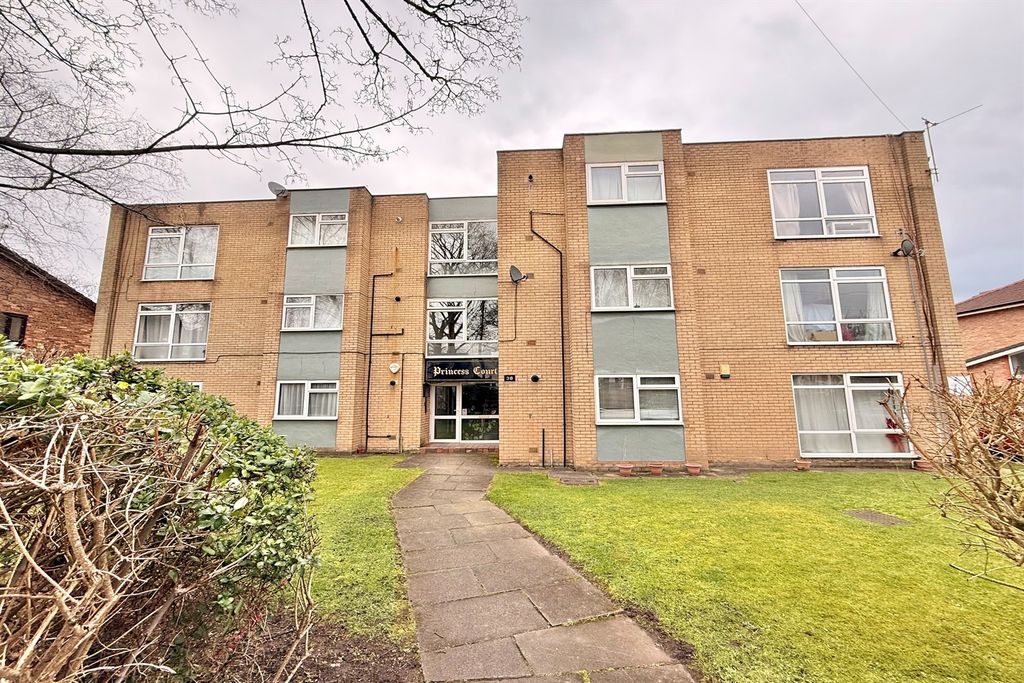 Property photo 1 of 15 (Main)