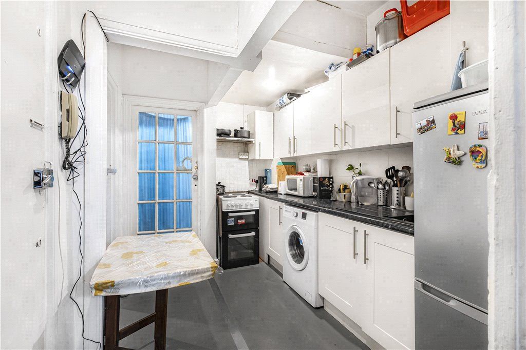Property photo 3 of 6 Kitchen