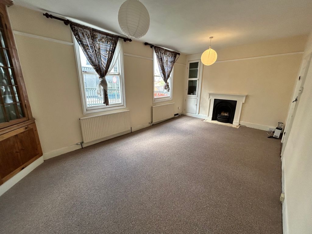 Property photo 3 of 8 Img_2930