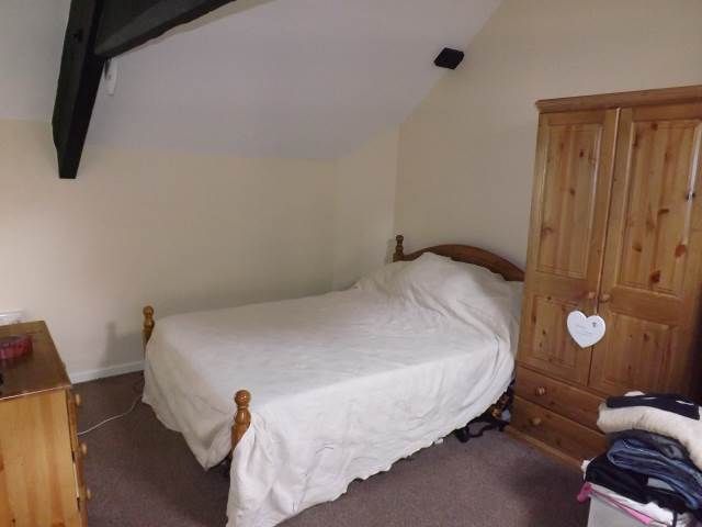 Property photo 2 of 5 Bedroom