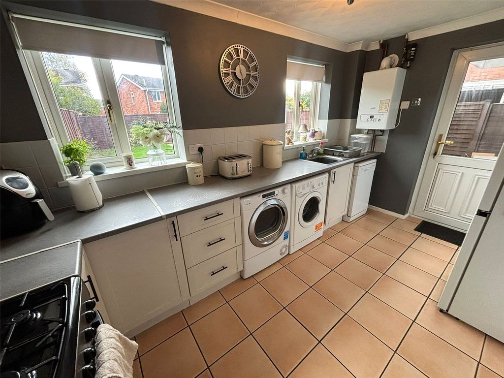 Property photo 2 of 15 Picture No. 11