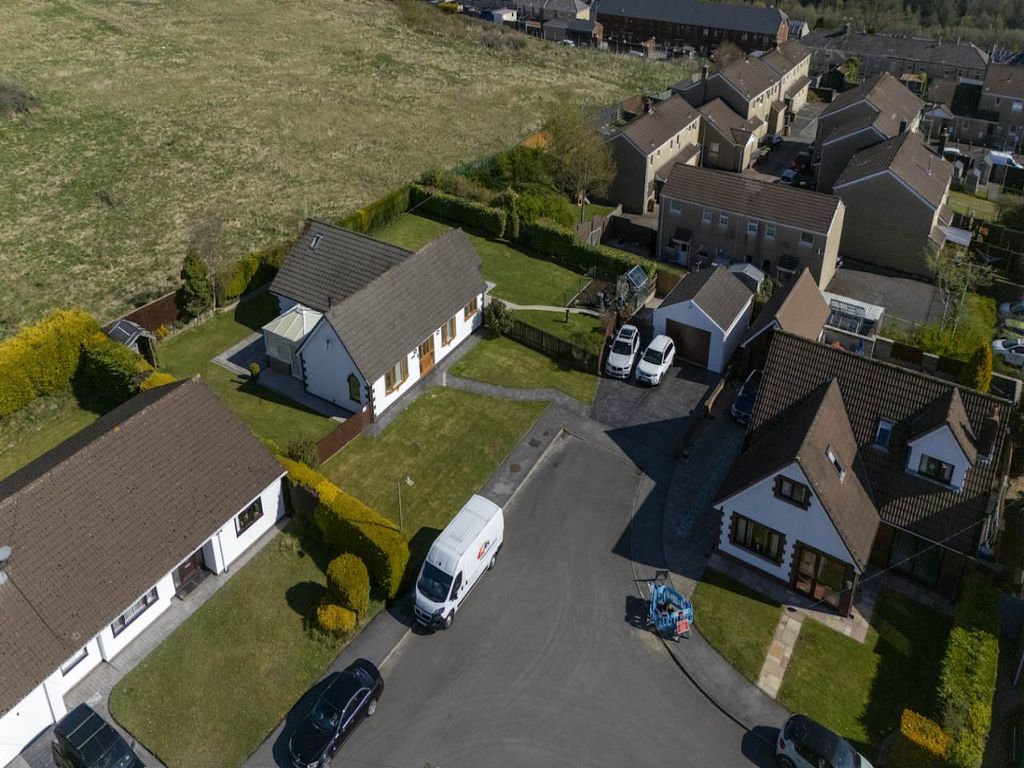 Property photo 1 of 20 Amberley Front