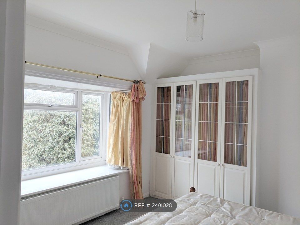 Property photo 2 of 6 Main Bedroom