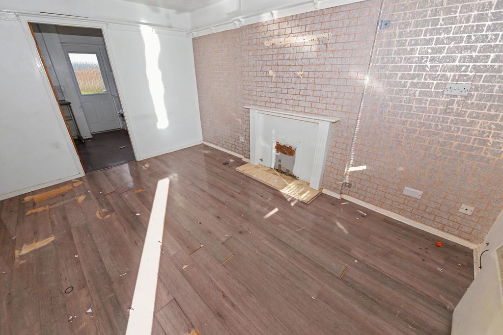 Property photo 3 of 17 22 Brittania Road, Walsall, West Midlands, Ws1 4Nb