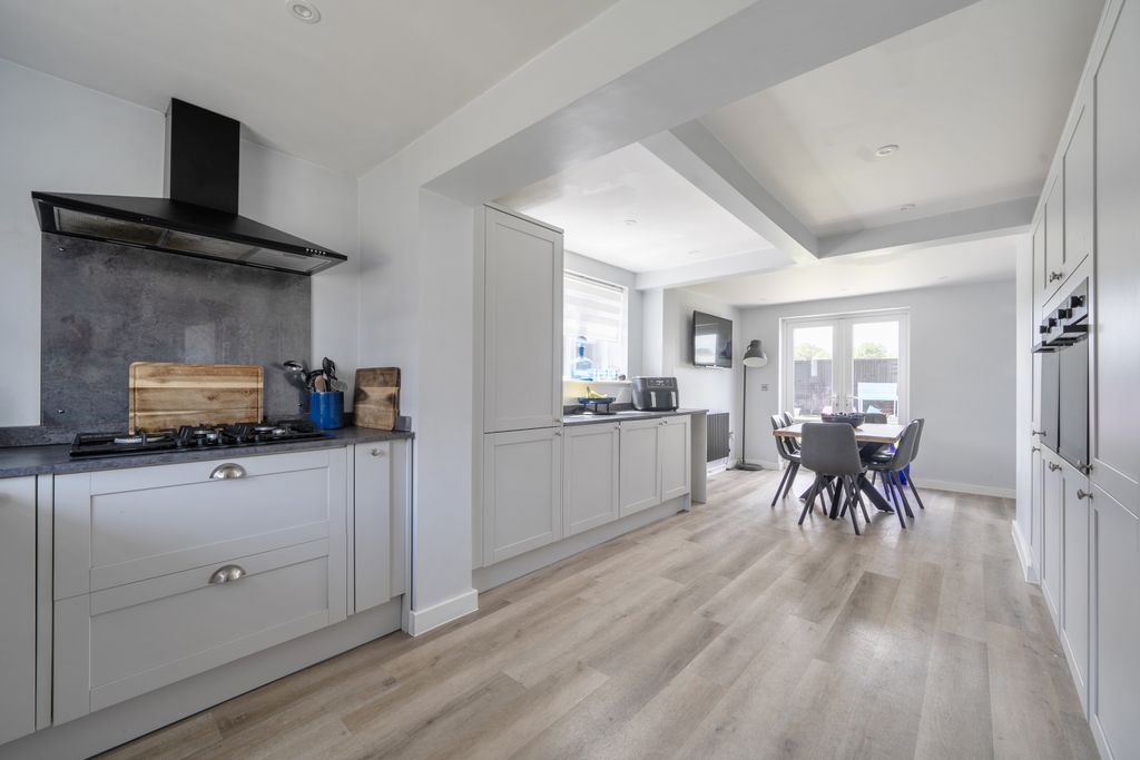 Property photo 2 of 21 1477446-5-6A29A9c3827Fe