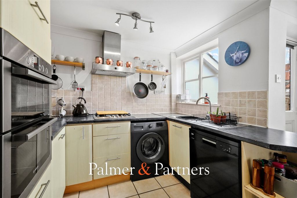 Property photo 2 of 21 Picture No. 06