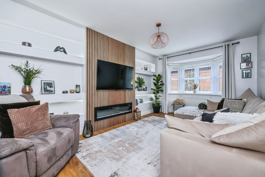 Property photo 3 of 21 Pbox-Img.Jpg