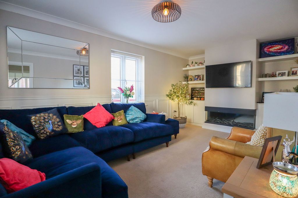 Property photo 3 of 18