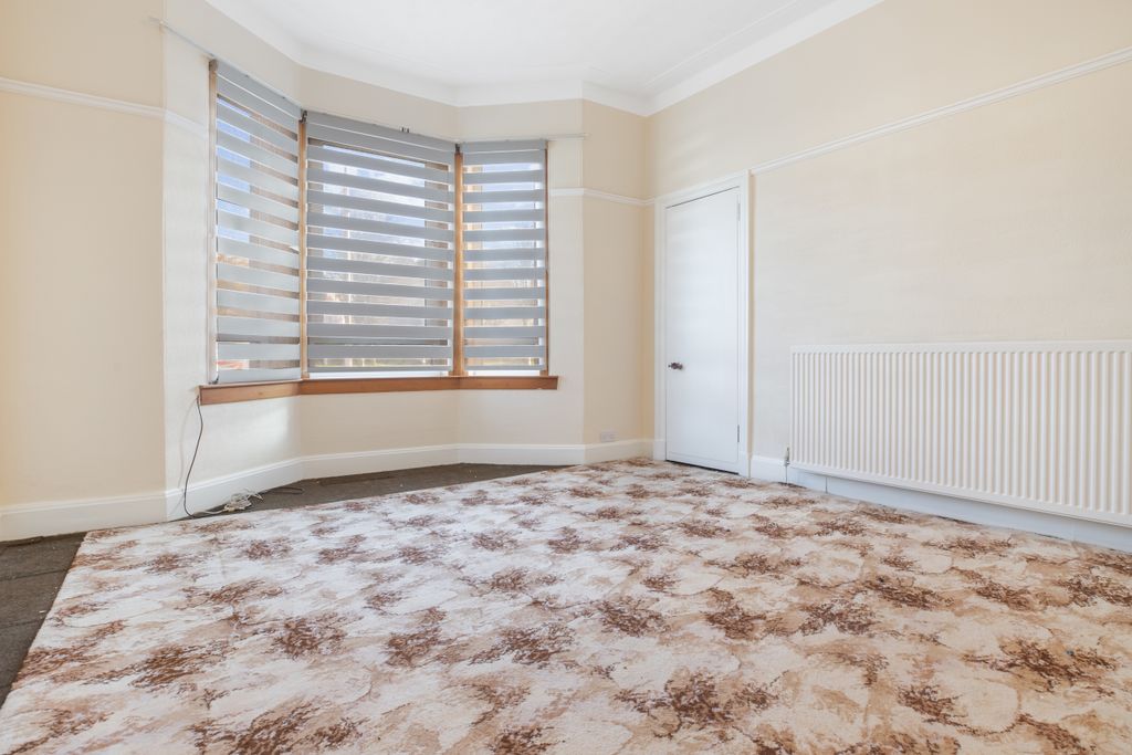 Property photo 2 of 28