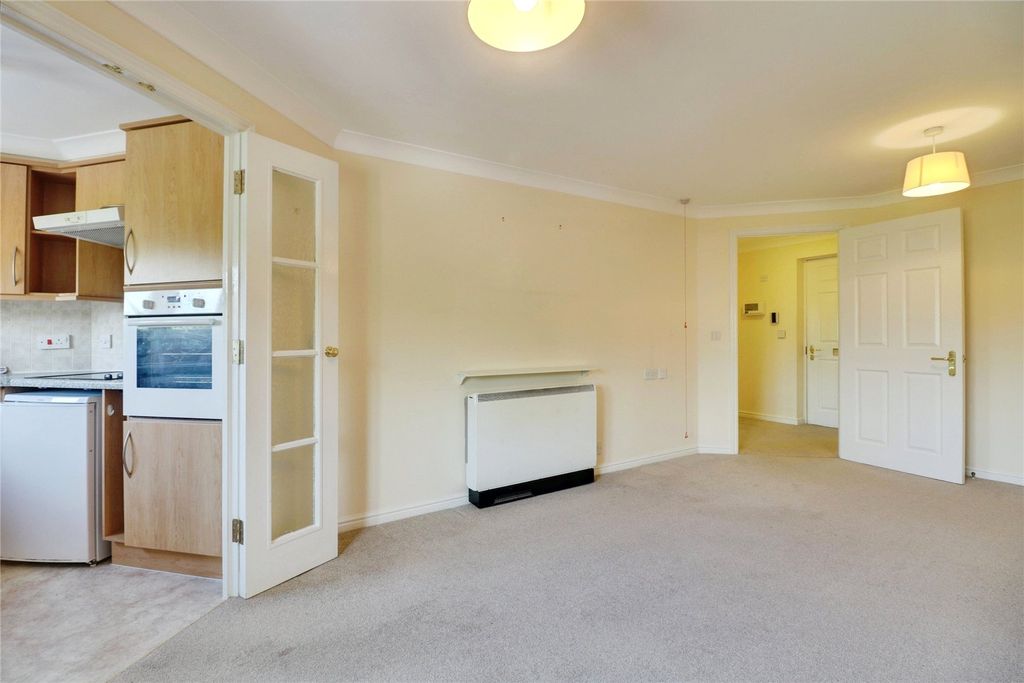 Property photo 2 of 10 Lounge