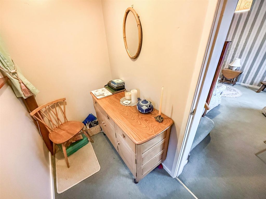 Property photo 2 of 13 Hall