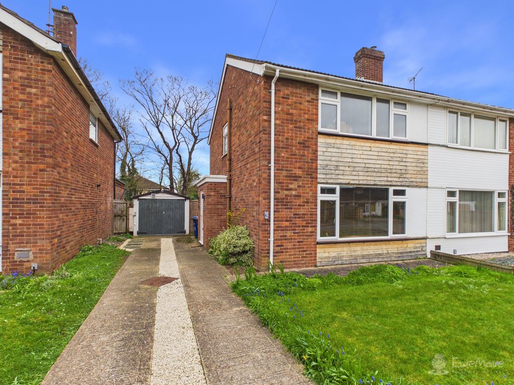 Property photo 1 of 20 Front Of House- Mark Stephens Ewemove Newmarket An