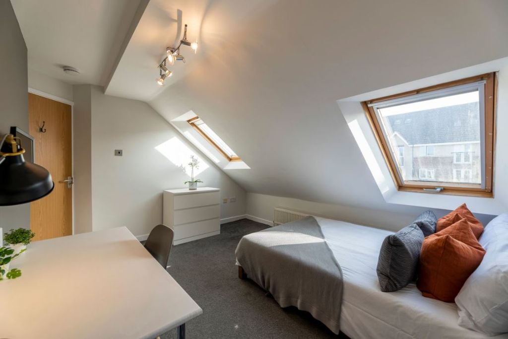 Property photo 1 of 16 101Cr - Bedroom 5