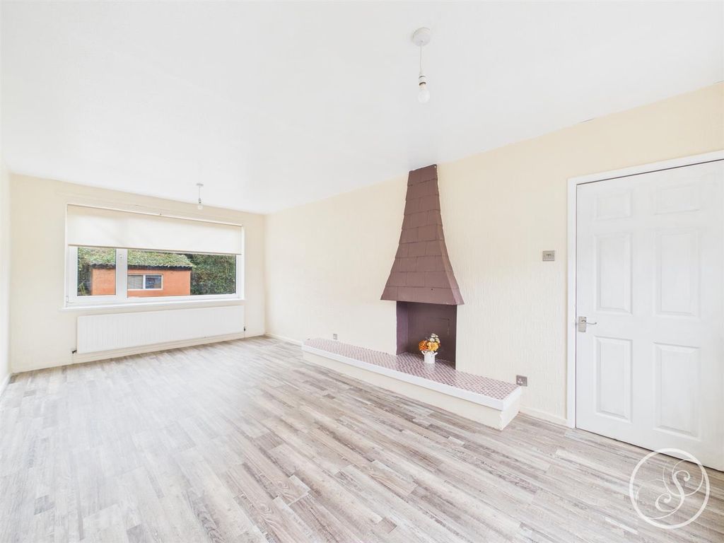 Property photo 3 of 20 Lounge