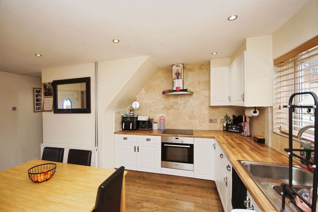 Property photo 3 of 17 Photo