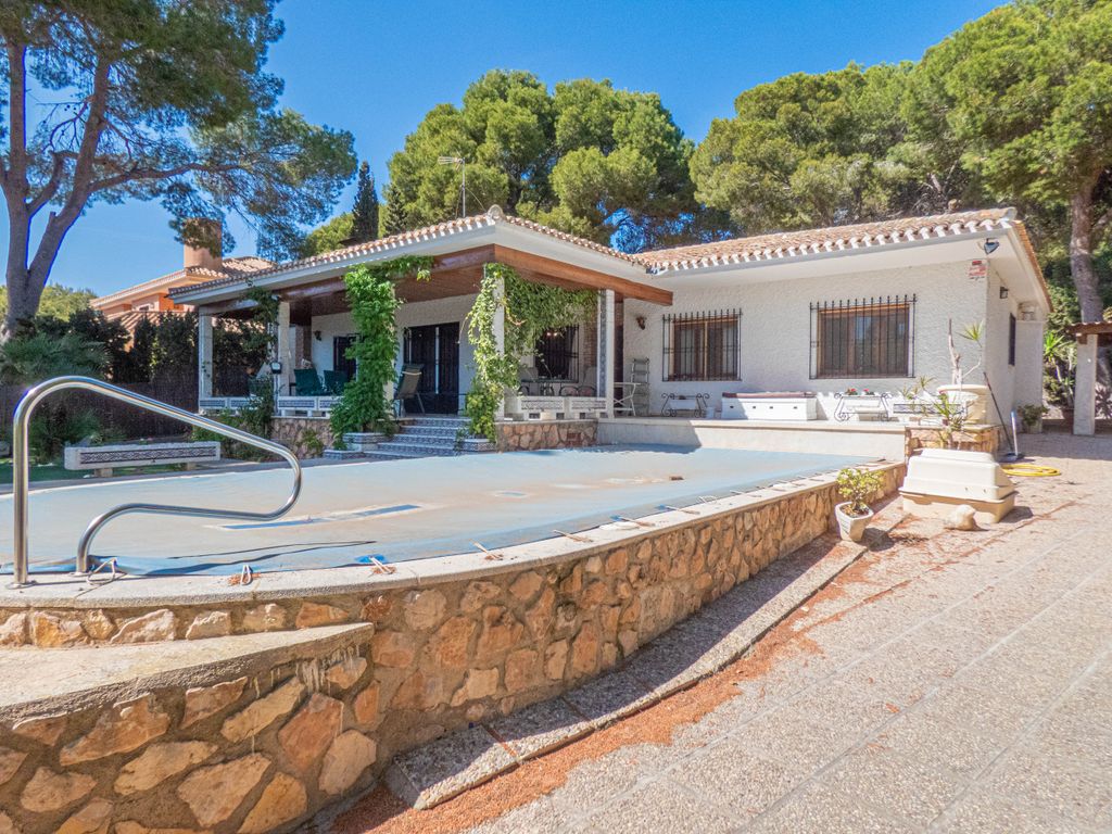 Property photo 1 of 31