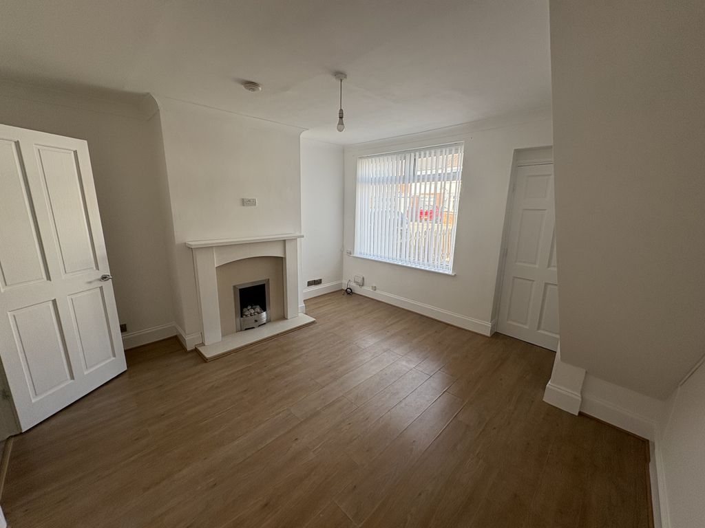Property photo 3 of 7 Gallery