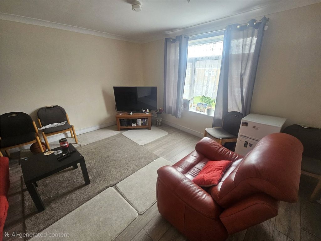 Property photo 3 of 14 Picture No. 07