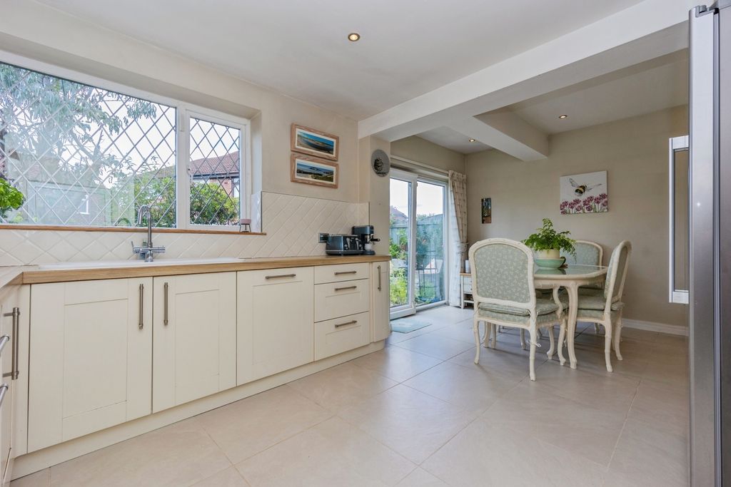 Property photo 2 of 22 Pbox-Img.Jpg