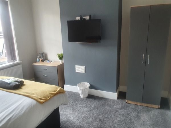 Property photo 3 of 12 Room 1 - Double Shared