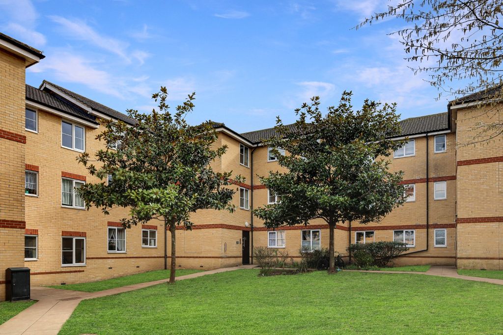 Property photo 2 of 10 4993547