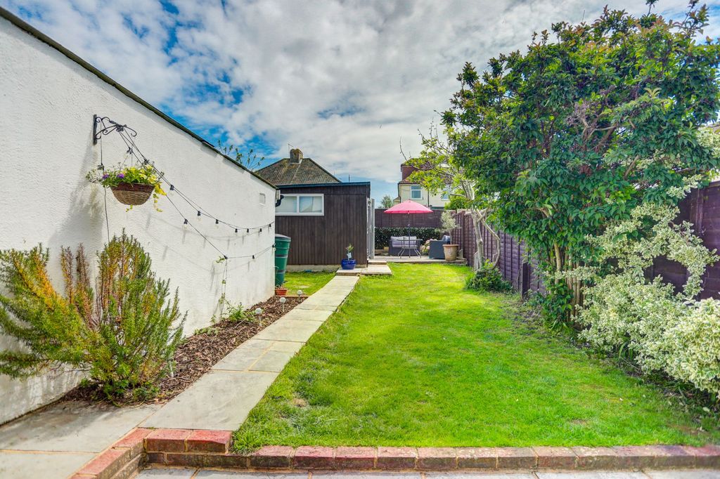 Property photo 3 of 22