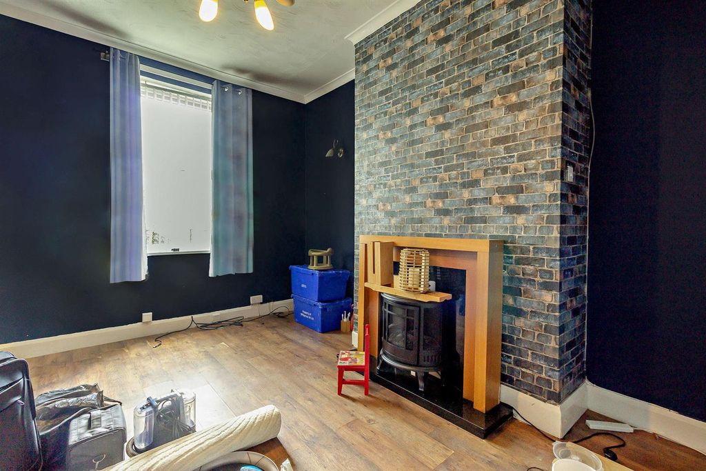 Property photo 3 of 8