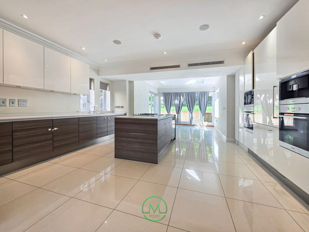 Property photo 2 of 37 Gallery