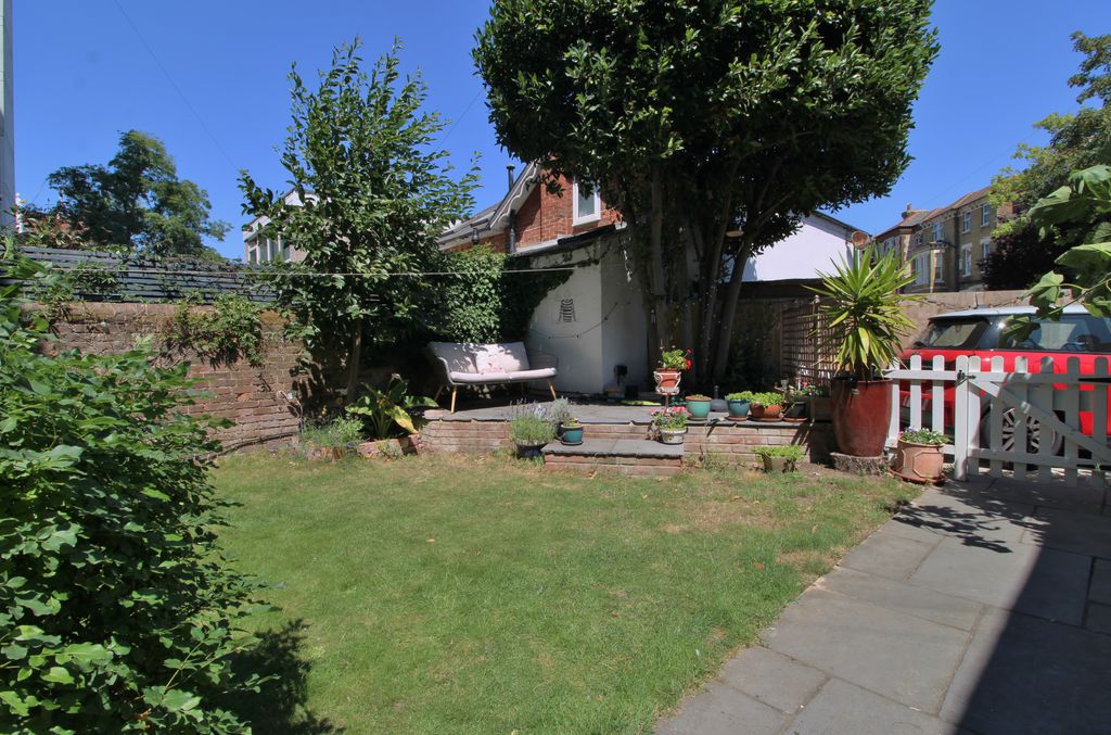 Property photo 1 of 25