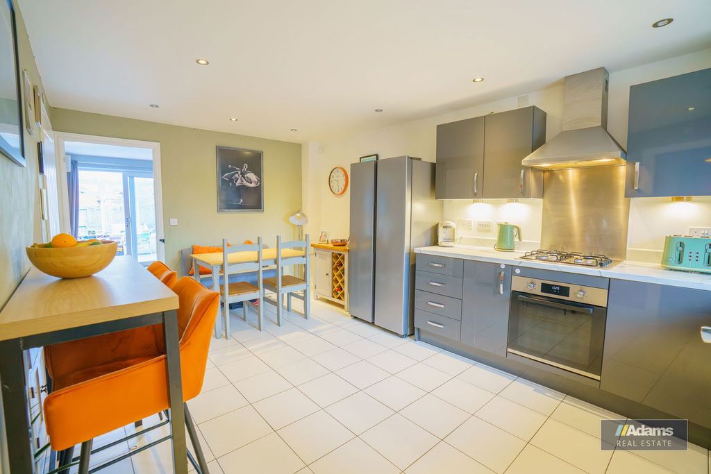 Property photo 3 of 31