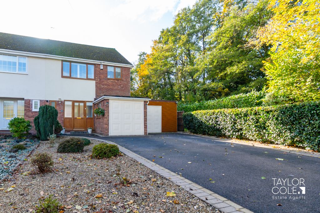 Property photo 2 of 35